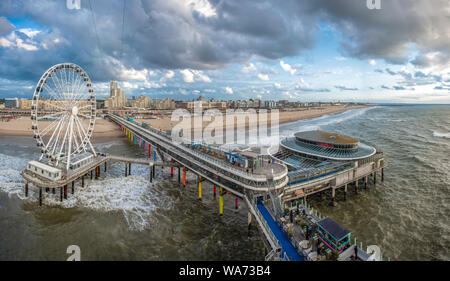 Die Scheveninger Pier in Den Haag. Niederlande. Stockfoto