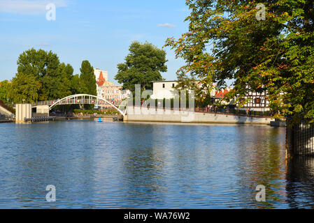 Bydgoszcz, Polen - 15 August, 2019: Blick auf den Fluss Brda im historischen Teil von Bydgoszcz Stockfoto