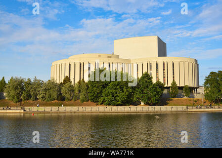 Bydgoszcz Polen - 15. August 2019: Opera Nova - Musik Theater am Fluss Brda Bank Stockfoto