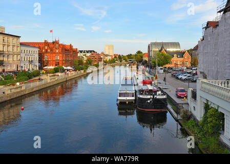 Bydgoszcz Polen - 15. August 2019: Bydgoszcz Stadtzentrum Landschaft mit dem Fluss Brda Stockfoto