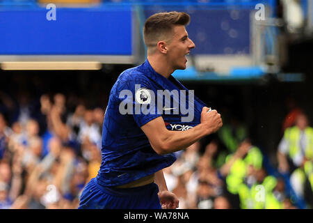 London, Großbritannien. 18. August 2019. Maurer Berg von Chelsea feiert, nachdem das erste Tor seines Teams zählen. Premier League match, Chelsea v Leicester City an der Stamford Bridge in London am Sonntag, den 18. August 2019. Dieses Bild dürfen nur für redaktionelle Zwecke verwendet werden. Nur die redaktionelle Nutzung, eine Lizenz für die gewerbliche Nutzung erforderlich. Keine Verwendung in Wetten, Spiele oder einer einzelnen Verein/Liga/player Publikationen. Credit: Andrew Orchard sport Fotografie/Alamy leben Nachrichten Stockfoto