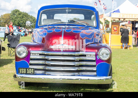 Brentwood Essex 18 August 2019 Essex benutzerdefinierte Kultur zeigen, einem OLDTIMERTREFFEN UND VINTAGE MESSE EIN MITTE SOMMER Feier von Mitte 20. Jahrhundert Kultur gehalten am Zentrum Brentwood Brentwood Essex eine benutzerdefinierte Chevrolet Kredit Ian Davidson/Alamy leben Nachrichten Stockfoto