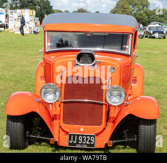 Brentwood Essex 18 August 2019 Essex benutzerdefinierte Kultur zeigen, einem OLDTIMERTREFFEN UND VINTAGE MESSE EIN MITTE SOMMER Feier von Mitte 20. Jahrhundert Kultur gehalten am Zentrum Brentwood Brentwood Essex eine frühe Ford Credit Ian Davidson/Alamy leben Nachrichten Stockfoto