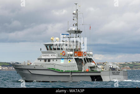 MV Saint Piran eine Fischerei Schutz Patrol Schiff fotografiert am Meer in Mounts Bay, Cornwall, England, Großbritannien Stockfoto