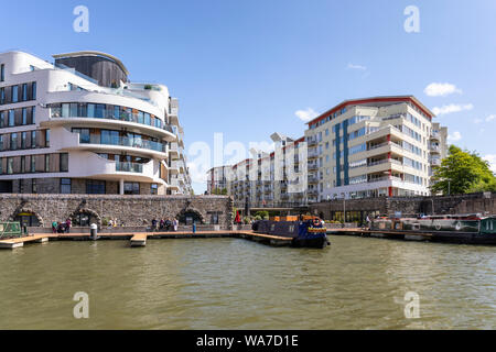 Bristol Harbourside, Waterfront Moderne Apartments, City of Bristol, England, Großbritannien Stockfoto