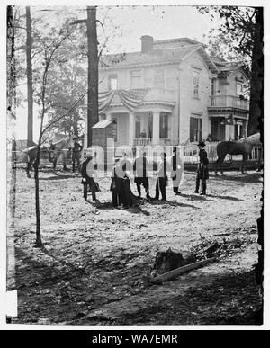 Atlanta, Georgia. Bund Offiziere vor dem Haus stehen. (Ehemals Hauptquartier von General John Bell Hood.) Stockfoto