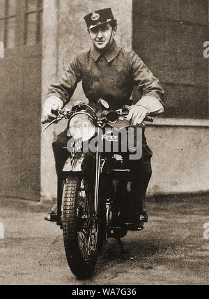 British Post Office GPO Motorrad Telegramm Delivery Man c 1940 Stockfoto