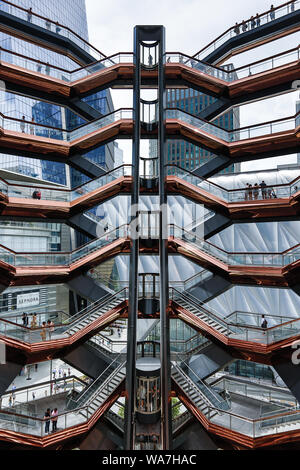 Schiff interaktive Kunstwerke am Hudson Yard Plaza in New York City Stockfoto