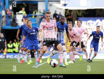 London, Großbritannien. 18. August 2019. Die englische Premier League Chelsea Football Club gegen Leicester City; Jamie Vardy von Leicester City - Streng redaktionelle Verwendung. Keine Verwendung mit nicht autorisierten Audio-, Video-, Daten-, Spielpläne, Verein/liga Logos oder "live" Dienstleistungen. On-line-in-Match mit 120 Bildern beschränkt, kein Video-Emulation. Keine Verwendung in Wetten, Spiele oder einzelne Verein/Liga/player Publikationen Quelle: Aktion Plus Sport Bilder/Alamy leben Nachrichten Stockfoto