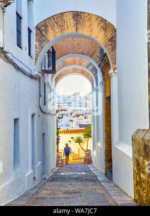 Arch der Nonnen, Arco de las Monjas, im Jüdischen Viertel von Vejer de la Frontera Stadtzentrum. Provinz Cadiz, Andalusien, Spanien. Stockfoto