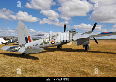 De Havilland DH.98 Mosquito Zweiten Weltkrieg Jagdflugzeug am Flügel über Wairarapa Airshow, Haube Flugplatz, Masterton, Neuseeland Stockfoto