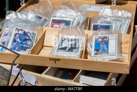 Hl. Joseph, MI USA Juni 3 2018; Taschen aus alten Baseball Karten sind für den Verkauf an ein antikes Ereignis verpackt Stockfoto