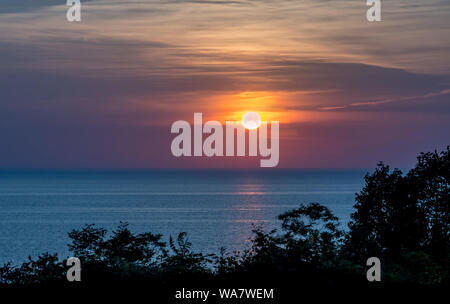 Schönen bunten Sonnenuntergang über Lake Michigan in den USA Stockfoto