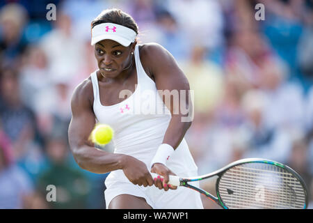 Sloane Stephens - Aegon International 2015, Eastbourne, England, Sloane Stephens der USA in Aktion Spielen mit zwei rückhand gegen Heather Watson o übergeben Stockfoto