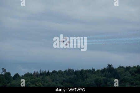 Patrouille Suisse in Formation fliegen über den Wald von Habsburg über Brugg während der Airshow der Konvoi in Birmenstorf 2019 zu erinnern Stockfoto