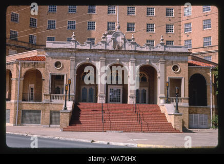 Baker Hotel Eingang, Winkel 2, Hibbard Straße, Mineral Wells, Texas Stockfoto