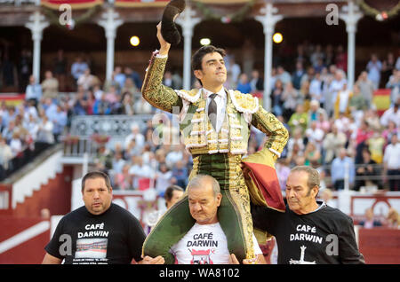 Sonntag, August 18, Gijón, nördlichen Spanien Stierkampf. Toros von Enrique Ponce, José Mari Manzanares y Miguel Angel Perera. In der Stierkampfarena der Bibio. Stierkämpfer Miguel Angel Perera credito Alamy/Aurelio Flórez Stockfoto