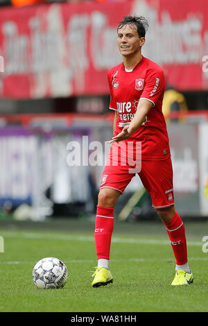 ENSCHEDE, 18-08-2019, Stadion de Grolsch Veste, Saison 2019 / 2020, der niederländischen Eredivisie, FC Twente player Javier Espinosa während des Spiels FC Twente - RKC Waalwijk. Stockfoto