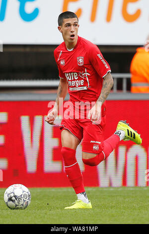 ENSCHEDE, 18-08-2019, Stadion de Grolsch Veste, Saison 2019 / 2020, der niederländischen Eredivisie, FC Twente player Aitor während des Spiels FC Twente - RKC Waalwijk. Stockfoto