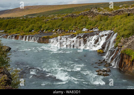 Lava Wasserfall, Hraunfossa, Island Stockfoto