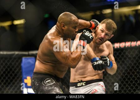 August 17, 2019, Anaheim, Kalifornien, USA: STIPE MIOCIC DEF DANIEL CORMIER DURCH TKO, Runde 4, 4:09 bei UFC 241 Am 17. August 2019. (Bild: © Dalton Hamm/ZUMA Draht) Stockfoto