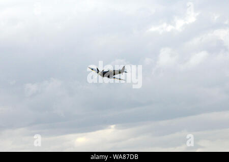 London, Großbritannien. 18 Aug, 2019. Erbe Hanger Kent Spitfire. Biggin Hill Festival von Flug 2019 Credit: JOHNNY ARMSTEAD/Alamy leben Nachrichten Stockfoto