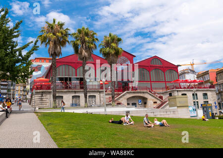 Portugal Porto Porto Mercado Ferreira Borges Markt gebaut 1885 von Allianz Unternehmen alte Massarelos Gießerei war Rathaus Lager militärische Ausrüstung Stockfoto