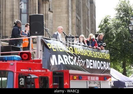 Gewerkschaft zusammen, und die gleiche Strecke nach Manchester bis März das war vor 200 Jahren zu Peters Feld übernommen und wurde bekannt als Peterloo Massaker Stockfoto