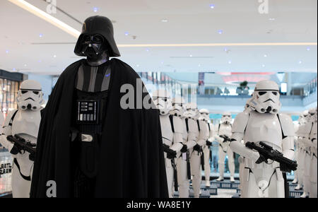 Star Wars Anzeige von Darth Vader und Storm Troopers in der Dubai Mall, Vereinigte Arabische Emirate, Juni 2019 Stockfoto