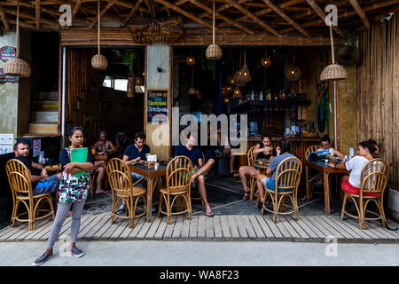 Ein beliebtes Cafe/Restaurant in El Nido, Palawan, Philippinen Stockfoto