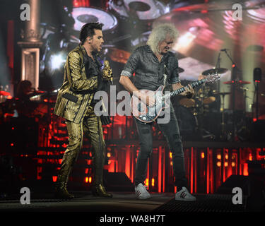 SUNRISE FL - 17. August: Adam Lambert, Brian May und Roger Taylor von Queen + Adam Lambert an der BB&T Center durchführen am 17. August 2019 in Sunrise, Florida Credit: MPI04/Mediapunch Stockfoto