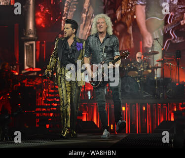 SUNRISE FL - 17. August: Adam Lambert, Brian May und Roger Taylor von Queen + Adam Lambert an der BB&T Center durchführen am 17. August 2019 in Sunrise, Florida Credit: MPI04/Mediapunch Stockfoto