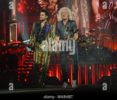 SUNRISE FL - 17. August: Adam Lambert, Brian May und Roger Taylor von Queen + Adam Lambert an der BB&T Center durchführen am 17. August 2019 in Sunrise, Florida Credit: MPI04/Mediapunch Stockfoto