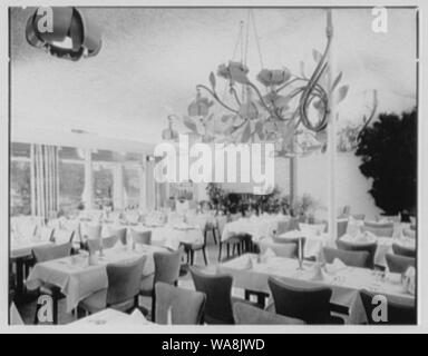 Restaurant bei Kerzenschein, Central Ave., Yonkers, New York. Stockfoto