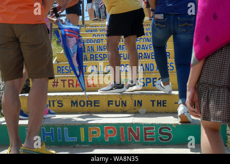 Wenige Schritte von an Chocolate Hills Komplex, Carmen, Bohol, Philippinen. Stockfoto