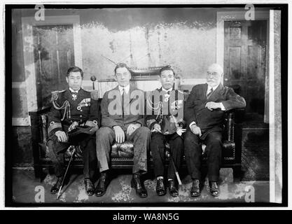 Kapitän Waldegg Yamamoto, Sec. Wilburn, Kapitän Kiyoshi Hasegawa & Admiral Eberle, [2/17/26] Stockfoto