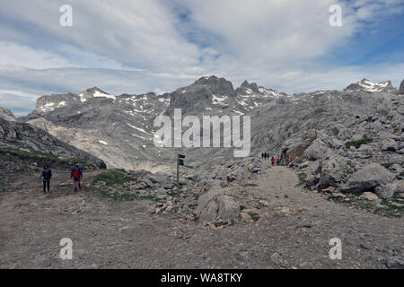 Wanderer in Picos de Europa, in der Nähe von Fuente De, Kantabrien, Spanien Stockfoto