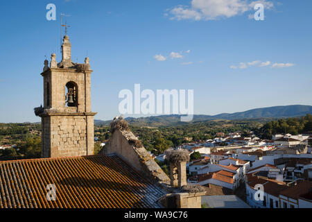 Rocamador Kirche aus dem Schloss. Valencia de Alcántara. In der Provinz Cáceres. Der Extremadura. Spanien. Stockfoto