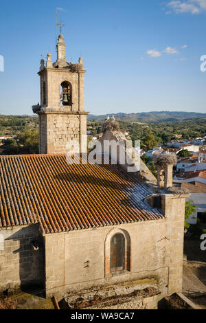 Rocamador Kirche aus dem Schloss. Valencia de Alcántara. In der Provinz Cáceres. Der Extremadura. Spanien. Stockfoto