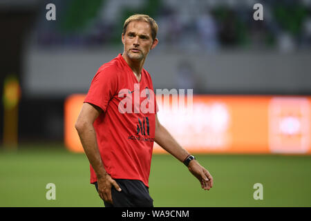 Head Coach Thomas Tuchel und Assistenten von Paris Saint-Germain, an einer Schulung für das bevorstehende Spiel der Internationalen vorbereiten Stockfoto