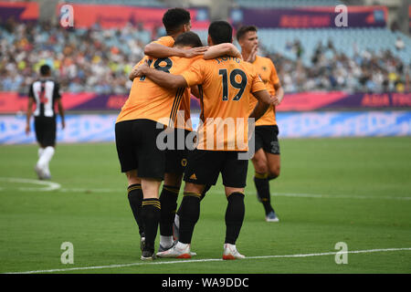 Spieler der Wolverhampton Wanderers F.C. der englischen Liga Meister feiern, nachdem sie gegen Newcastle United F.C. im Halbfinale durin Stockfoto