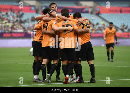 Spieler der Wolverhampton Wanderers F.C. der englischen Liga Meister feiern, nachdem sie gegen Newcastle United F.C. im Halbfinale durin Stockfoto
