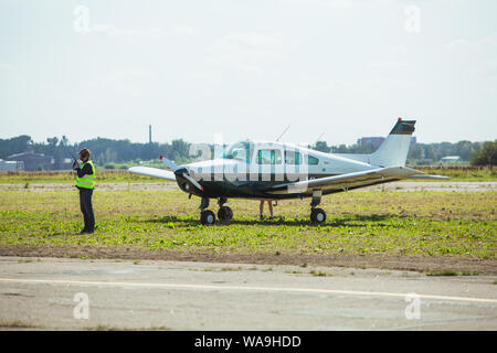 Stadt Riga, der Lettischen Republik. Avio zeigen zu Ehren der Stadt Festival. Piloten zeigen, Demonstrationen mit Flugzeugen. 17. August 2019. Stockfoto