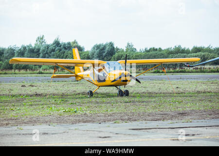 Stadt Riga, der Lettischen Republik. Avio zeigen zu Ehren der Stadt Festival. Piloten zeigen, Demonstrationen mit Flugzeugen. 17. August 2019. Stockfoto