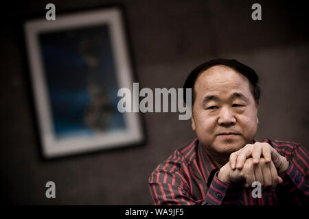 Chinesische Schriftsteller Mo Yan, Preisträger der Literaturnobelpreis 2012, in Peking, China befragt, 18. Juni 2009. Chinesischen Nobelpreisträger Mo Yan wa Stockfoto