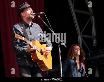 Jon Allen durchführen bei Weyfest Music Festival, Tilford, Surrey, Großbritannien. August 17, 2019 Stockfoto