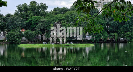 Thap Rua in See Hoan Kiem, Hanoi. Vietnam. Stockfoto