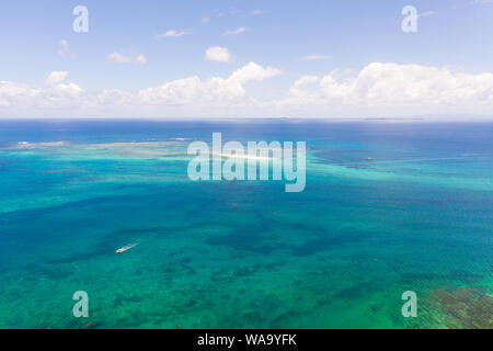 Bucas Grande Island, Philippinen. Schönen Lagunen mit Atollen und Inseln, Ansicht von oben. Marine, Natur der Philippinen. Stockfoto