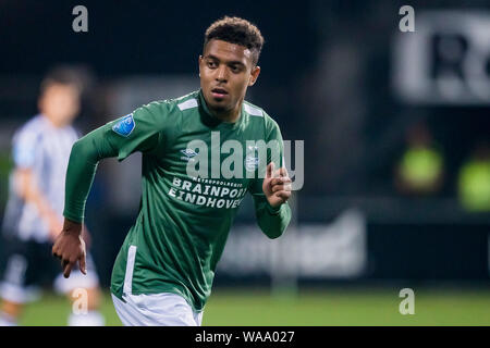 ALMELO, Heracles Almelo - PSV, 18-08-2019, Fußball, niederländischen Eredivisie, Saison 2019-2020, Polman Stadion, PSV-player Donyell Malen Stockfoto