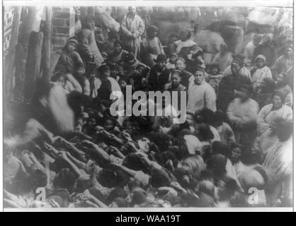 China, Changsha; Masse der Menschen an der Küste, in der Nähe der Masse Stockfoto